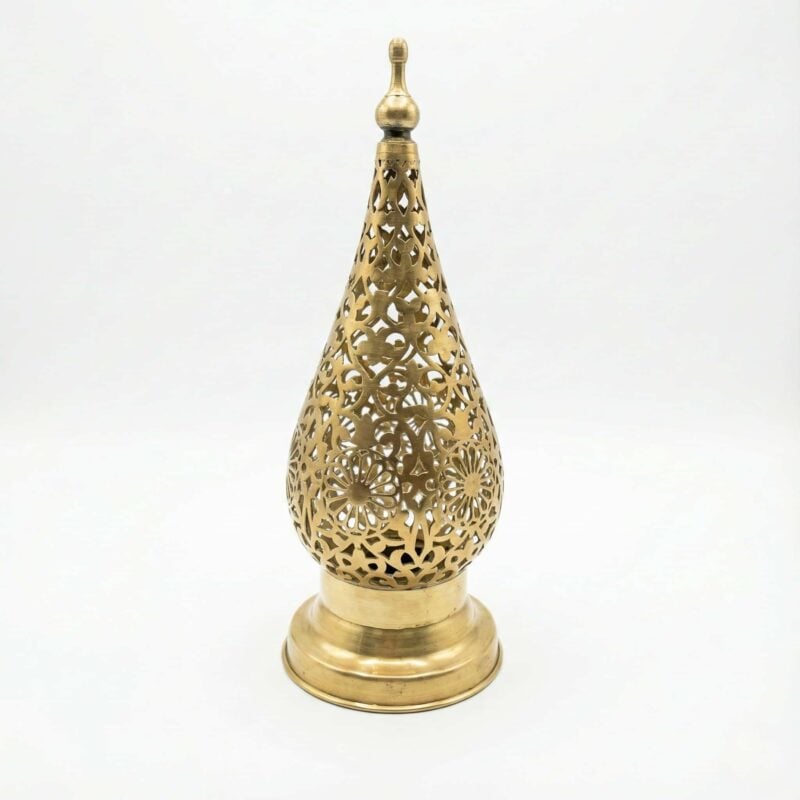 Lampe marocaine en laiton ajouré sur socle